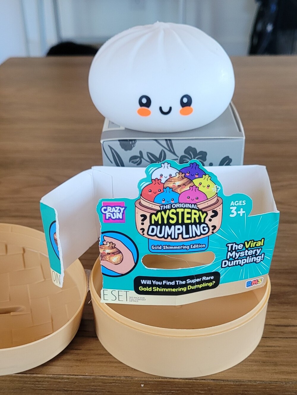Mystery Dumpling Gold Shimmering Edition - White